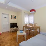 Houze_Central Lisbon, 4 Rooms Flat W/ Zoo View