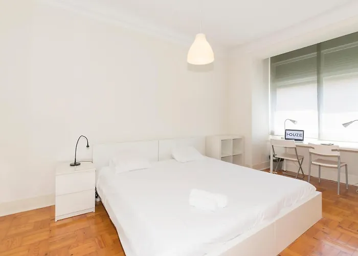 Houze_Central Lisbon, 4 Rooms Flat W/ Zoo View