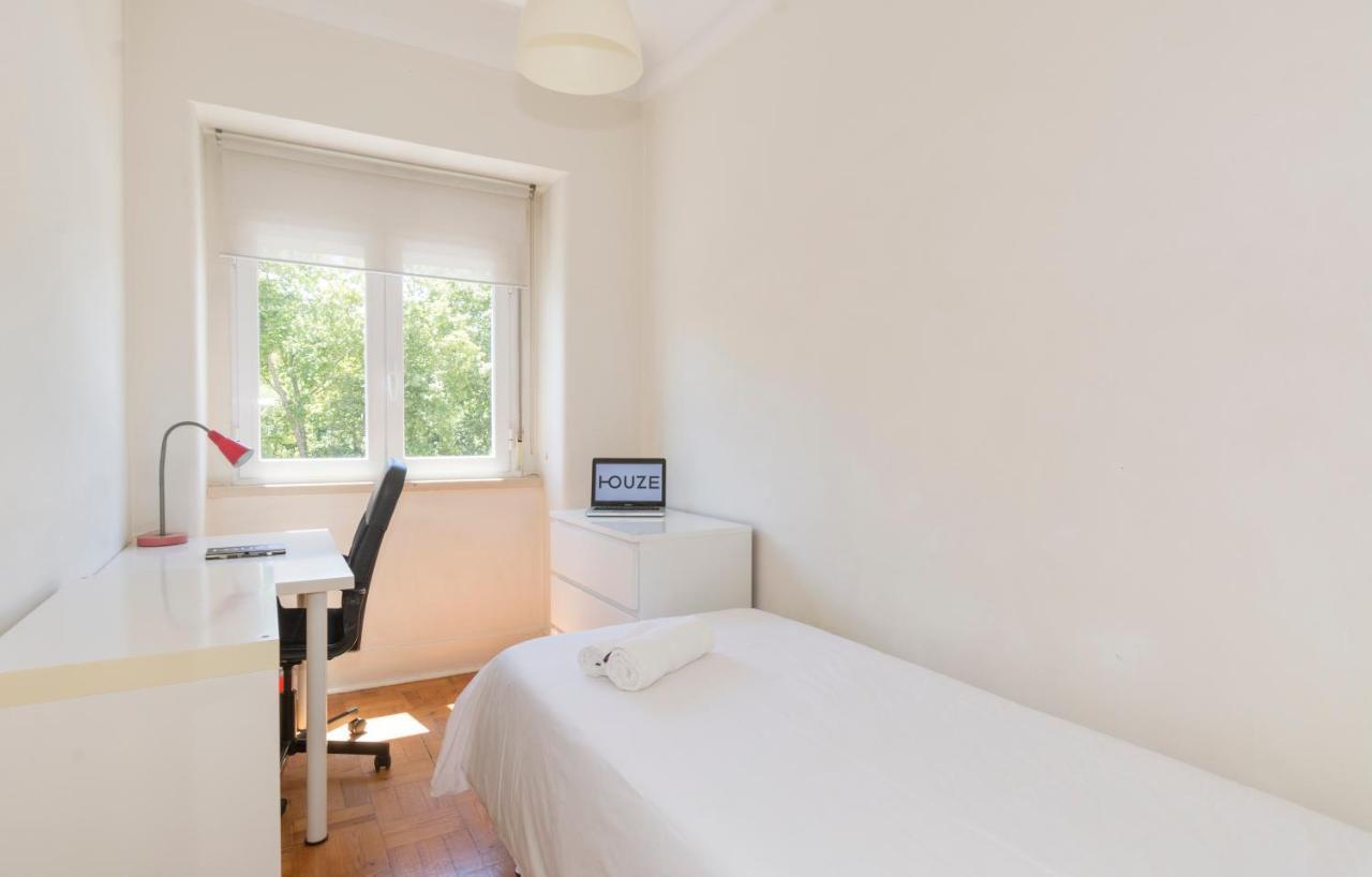 Houze_central Lisbon, 4 Flat W/ Zoo View